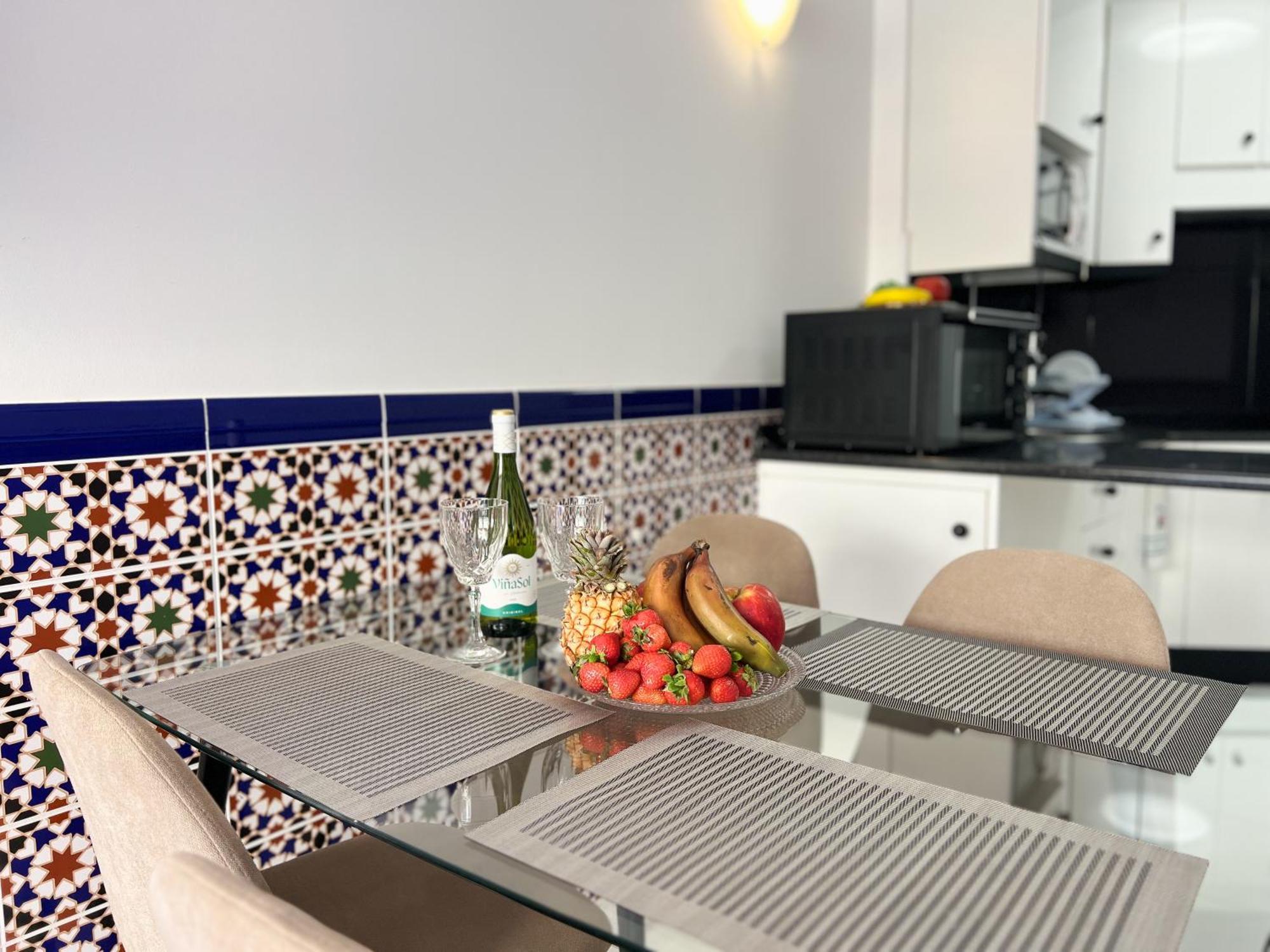 Carmen Beachfront Escape Apartment Los Cristianos  Luaran gambar