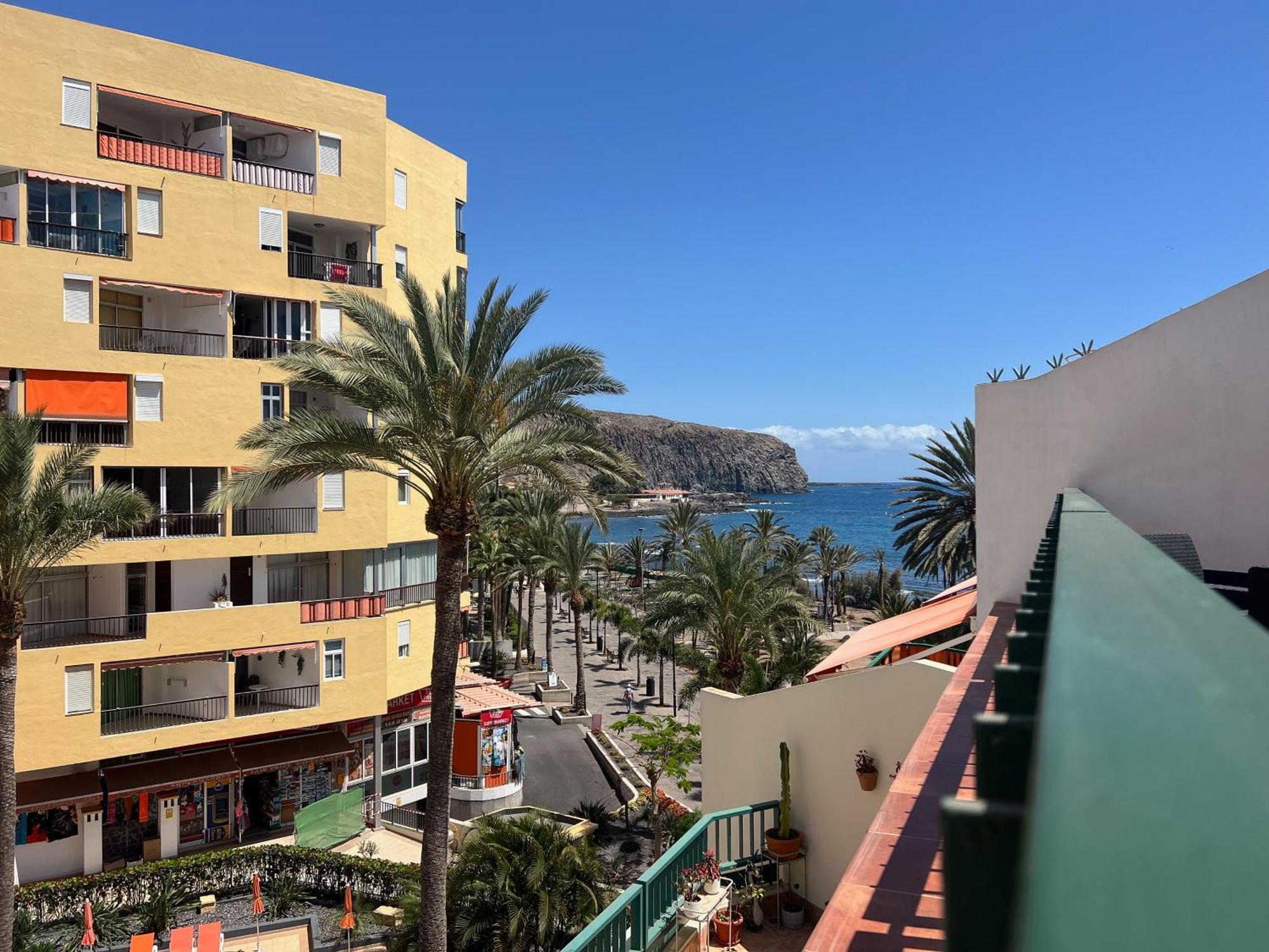 Carmen Beachfront Escape Apartment Los Cristianos  Luaran gambar