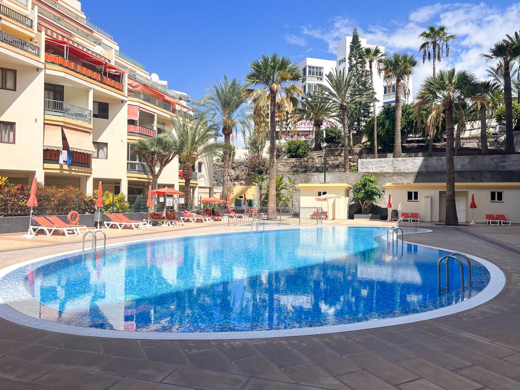 Carmen Beachfront Escape Apartment Los Cristianos  Luaran gambar