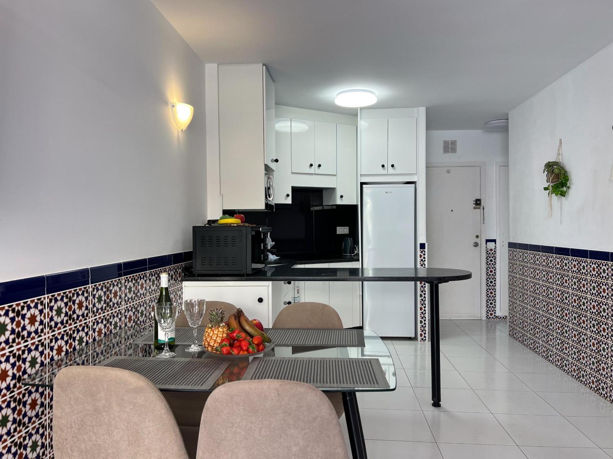 Carmen Beachfront Escape Apartment Los Cristianos  Luaran gambar