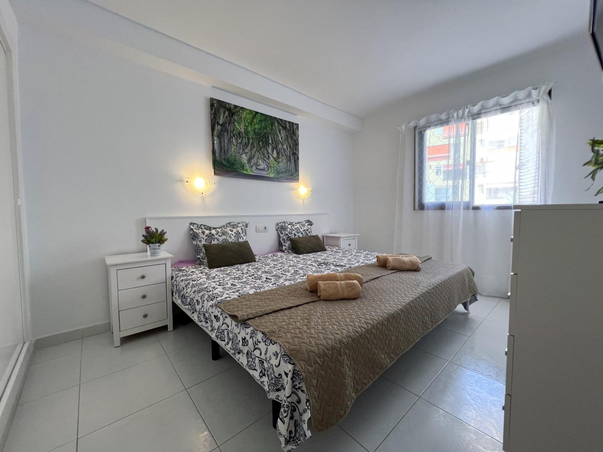 Carmen Beachfront Escape Apartment Los Cristianos  Luaran gambar