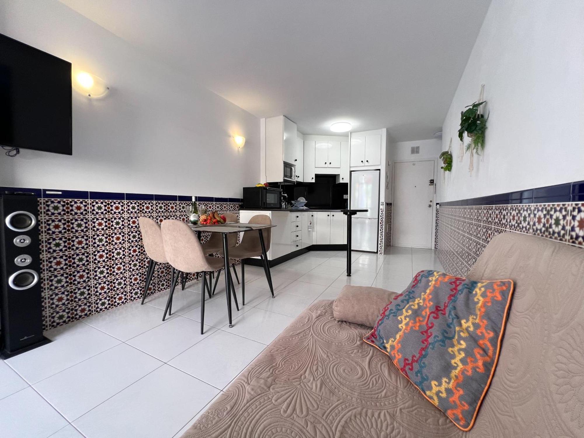 Carmen Beachfront Escape Apartment Los Cristianos  Luaran gambar