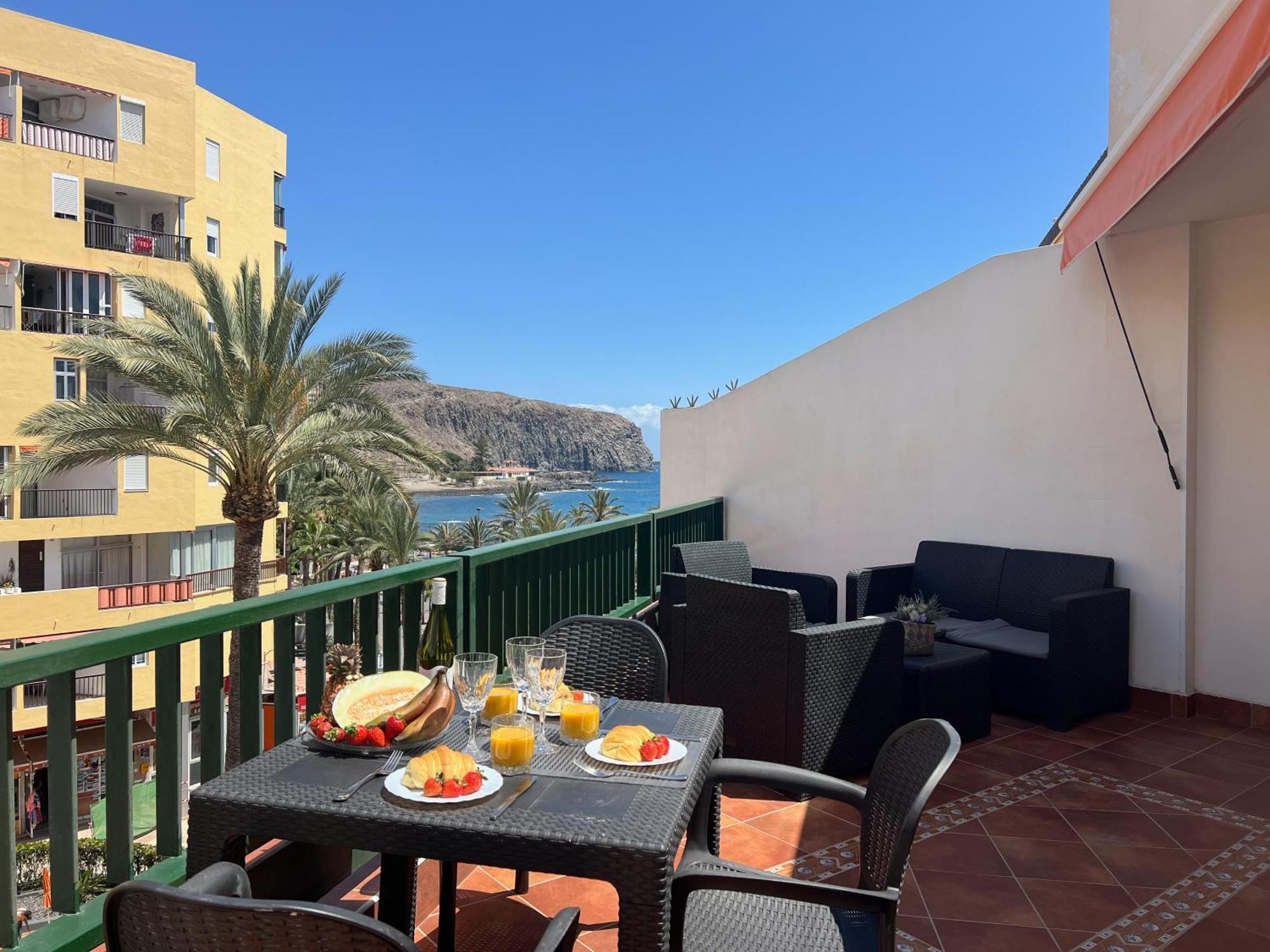 Carmen Beachfront Escape Apartment Los Cristianos  Luaran gambar