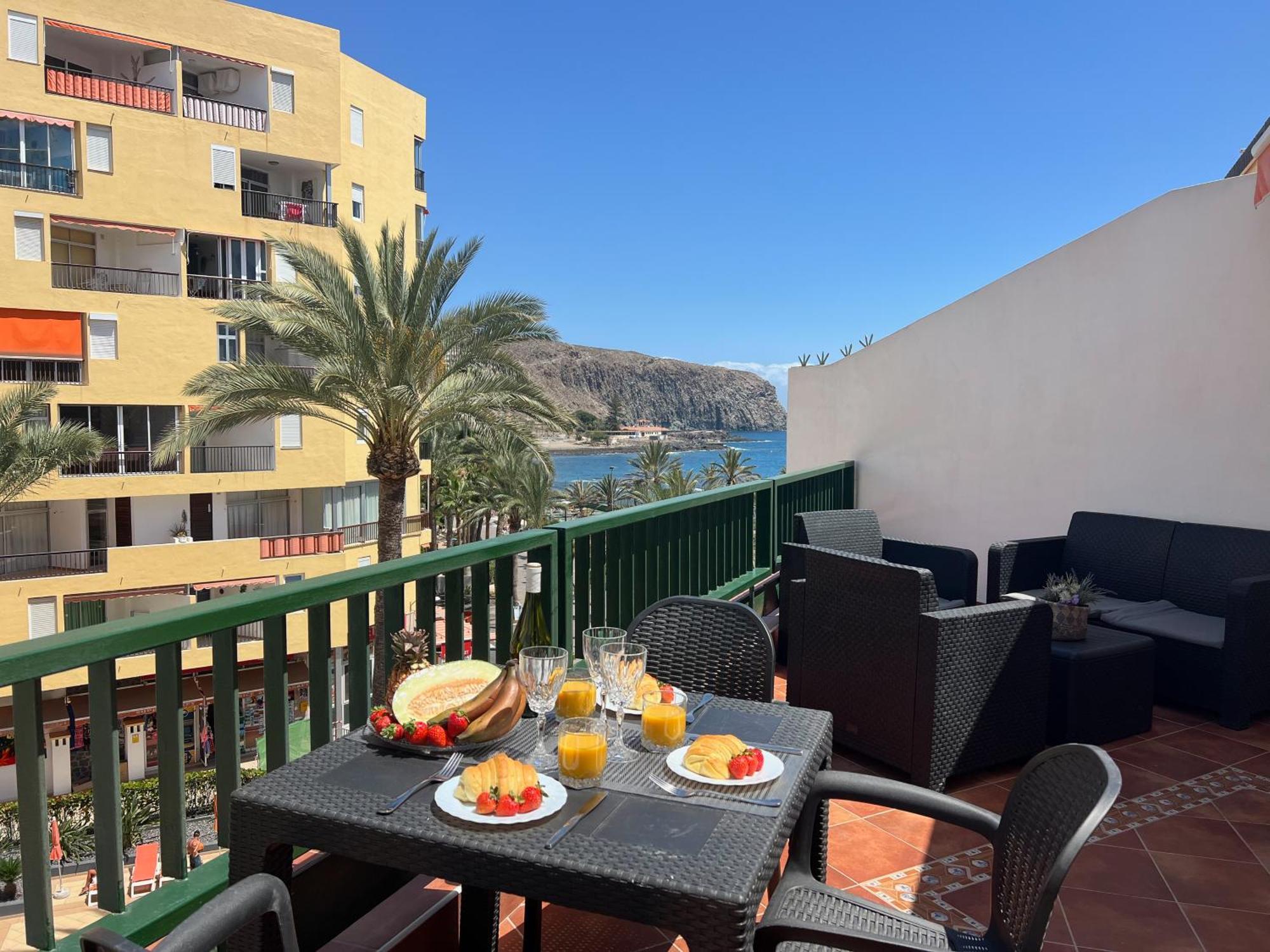 Carmen Beachfront Escape Apartment Los Cristianos  Luaran gambar